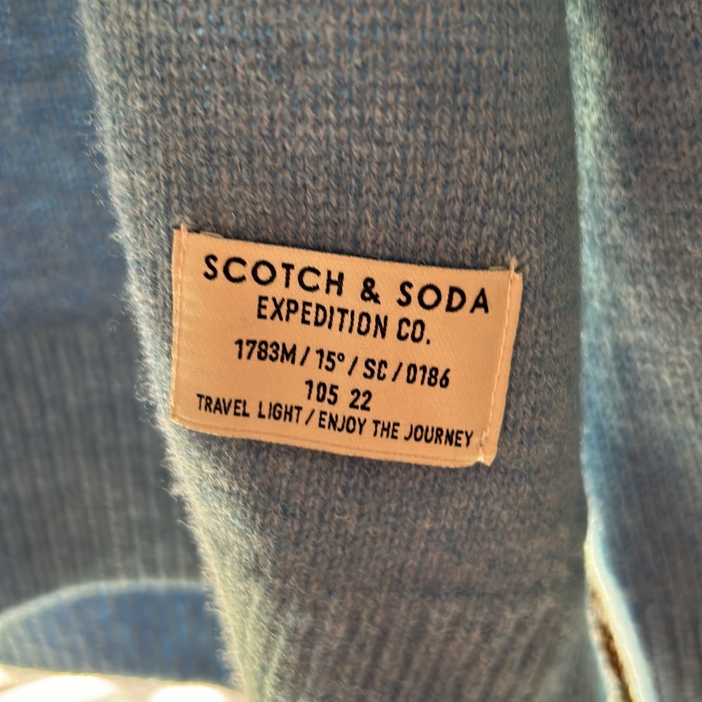 Scotch and Soda light blue cashmere blend sweater. Never worn. Tags on.